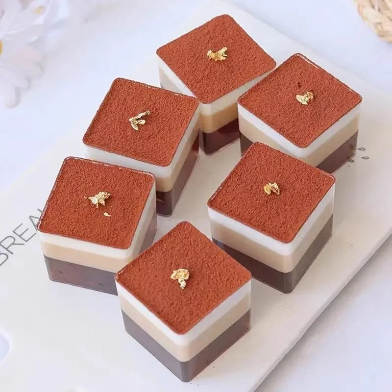 10/20 قطعة أكواب الحلوى المربعة كوب بلاستك لحفل زفاف عيد ميلاد موس الحلويات الحلويات حفلة الآيس كريم المقبلات