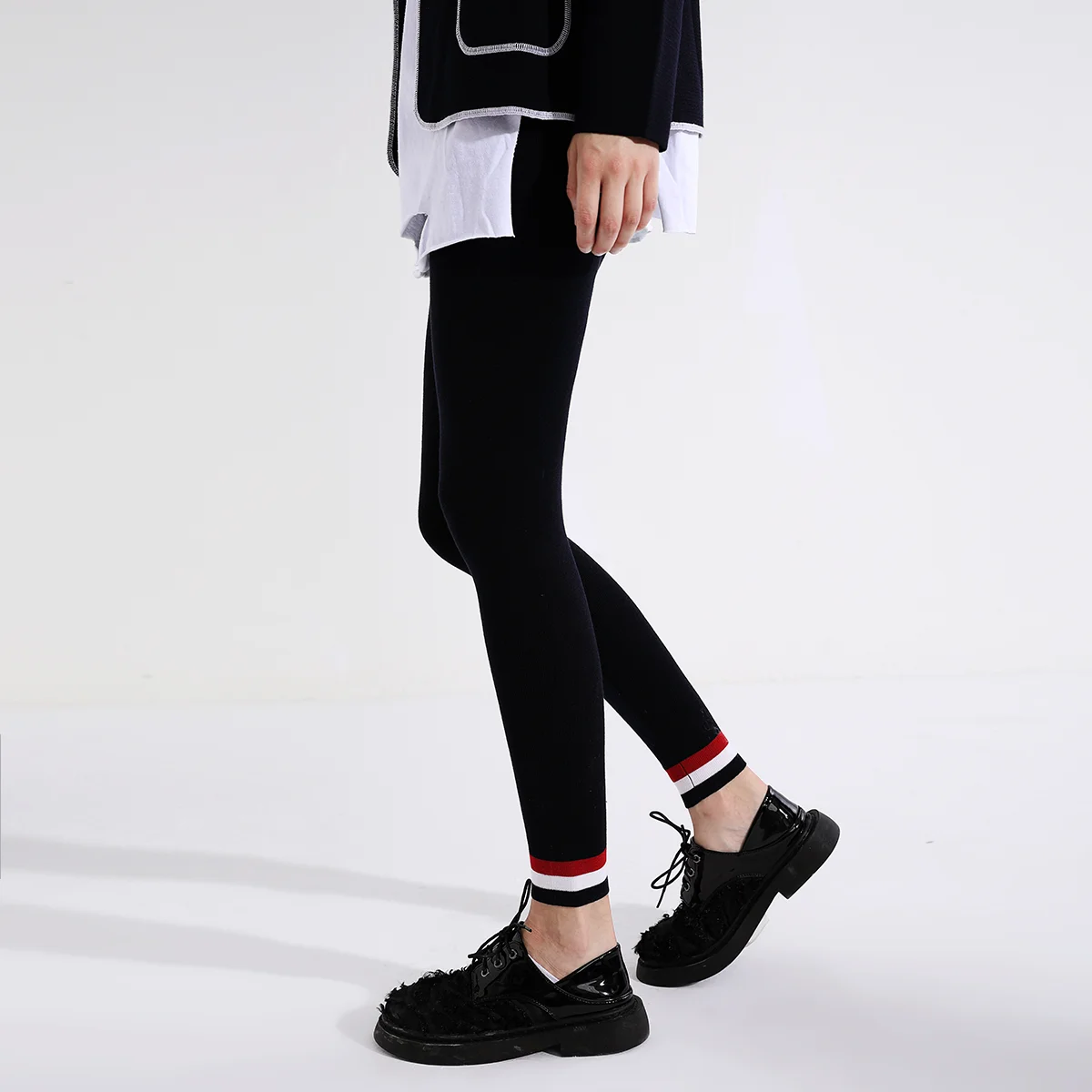 Z553 High-quality women's woolen leggings for autumn and winter, made of 100% wool.