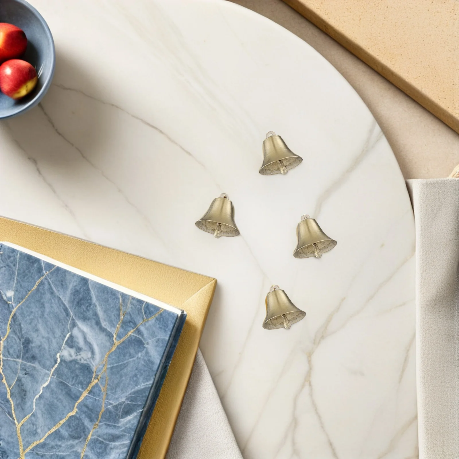 4 قطعة مزرعة بصوت عال النحاس رعي أجراس الأغنام البقرة الحصان صغيرة خفيفة الوزن خمر مكافحة سرقة جرس معلق أجراس البقرة والأغنام