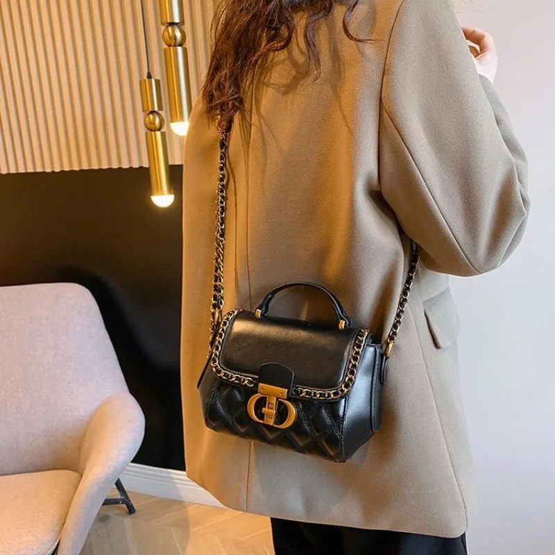 

Versatile Washable Material Women Bag Practical Underarm Shoulder Bag For Easy Care And Cleaning