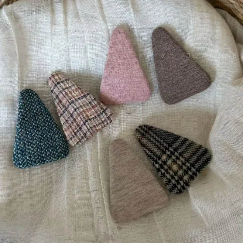 Korean Early Autumn Plaid Triangle BB Clip Woolen Side Bangs Barrettes Versatile Broken Hairpin Basic Break Clip for Women Girls