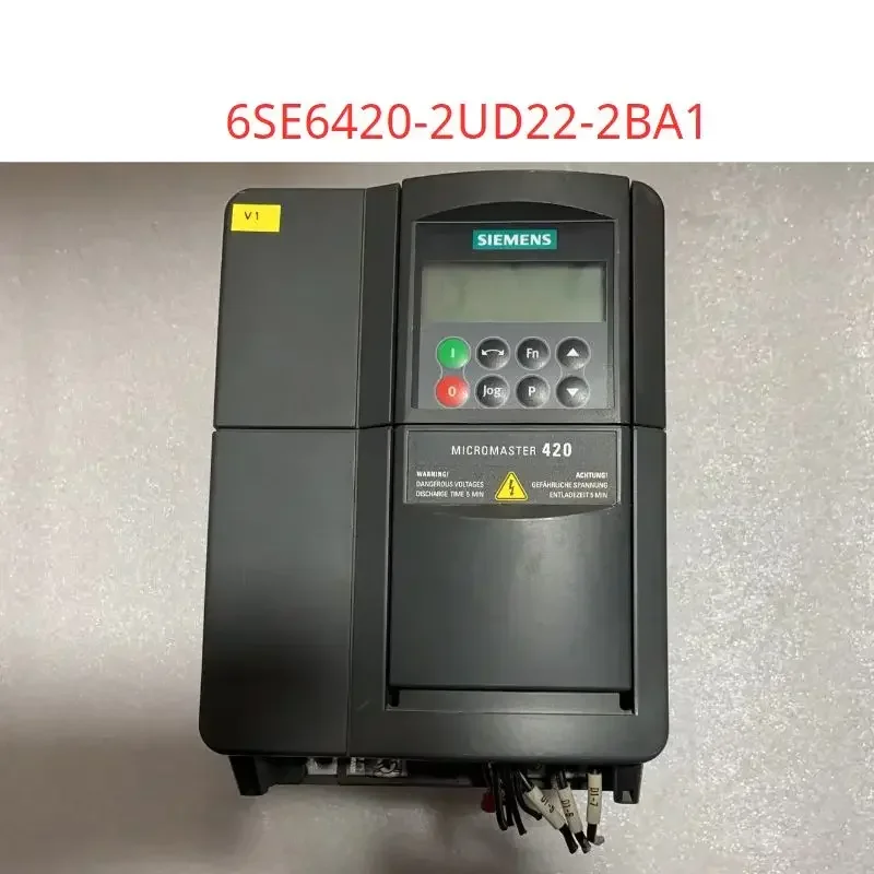 

6SE6420-2UD22-2BA1 Б/у MICROMASTER 420/440, рамка размера B со стандартной операторской панелью 6SE6420 2UD22 2BA1