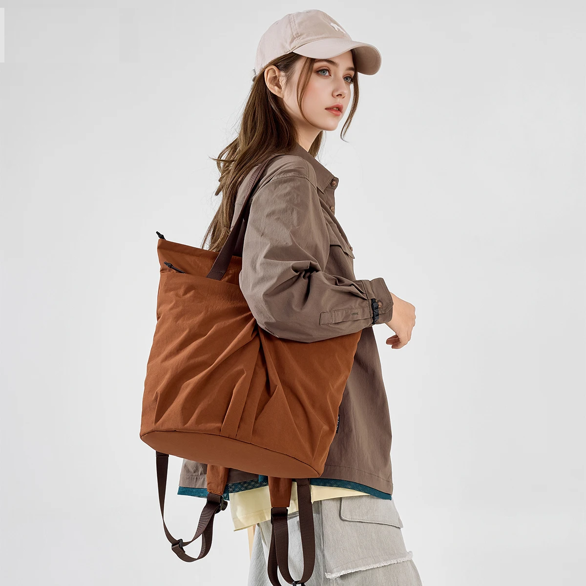 Dual-Purpose Large-Capacity Storage Tote Bag for Men and Women, Sports Cross-Body Handbag, Commuting to Work Backpack, Personalized School Bag for Students