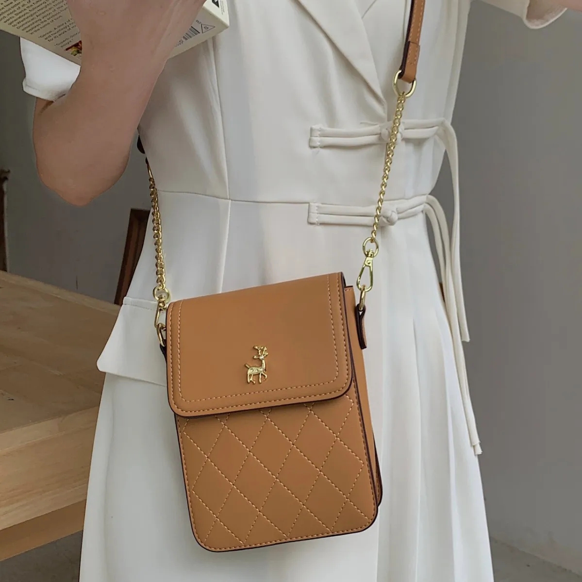 

Winter Hot-selling Fashion Designer Mobile Phone Bag Mini Shoulder Bag 2026 Women's Bag Messenger Versatile Portable Bag