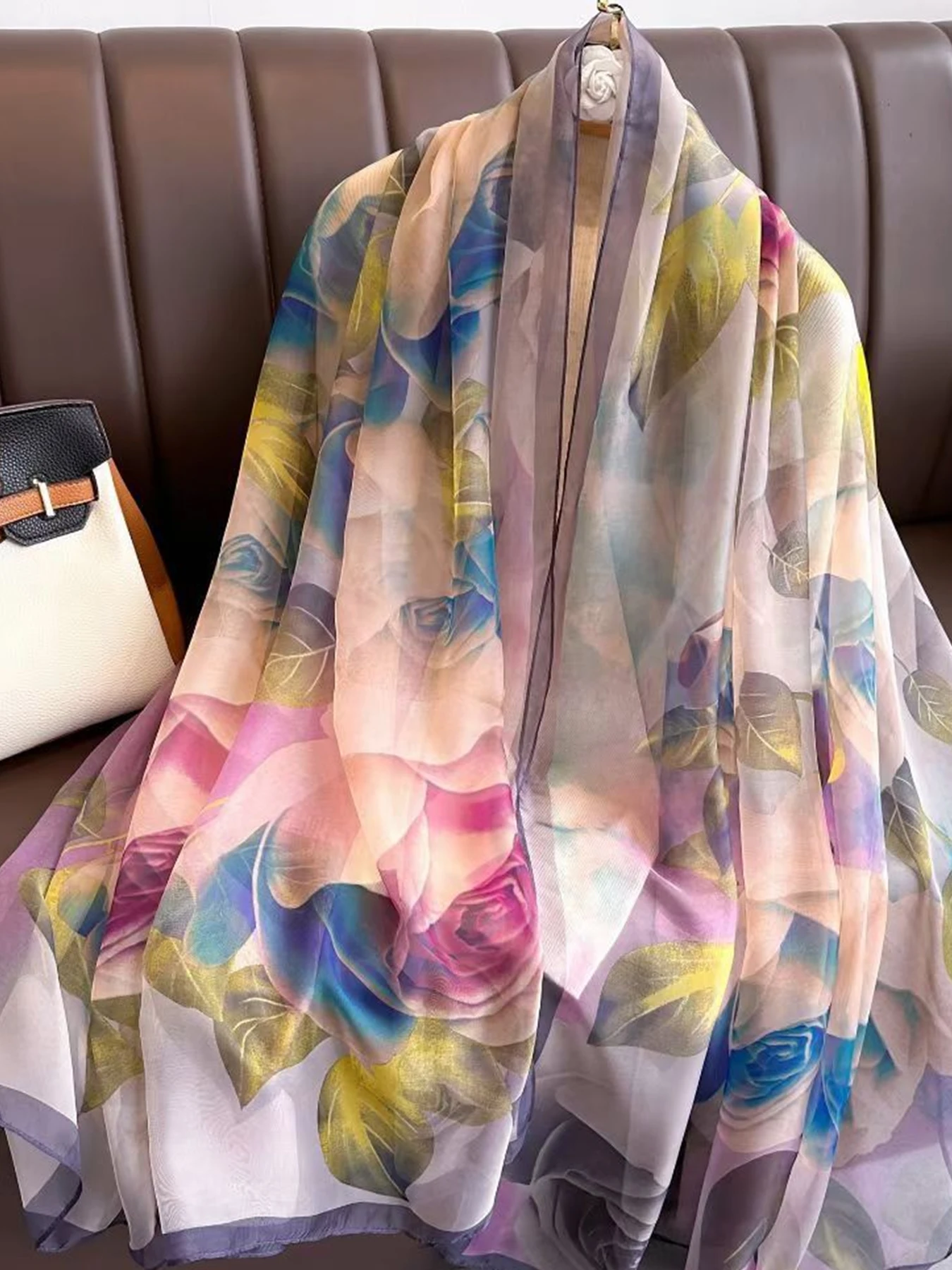 Neue Mode Frühling/Sommer Damen Blumendruck Großer Schal Strand-Seidenschal Weibliche Lange Wickeltücher Strand-Sonnenschutz Hijab – Detail 8