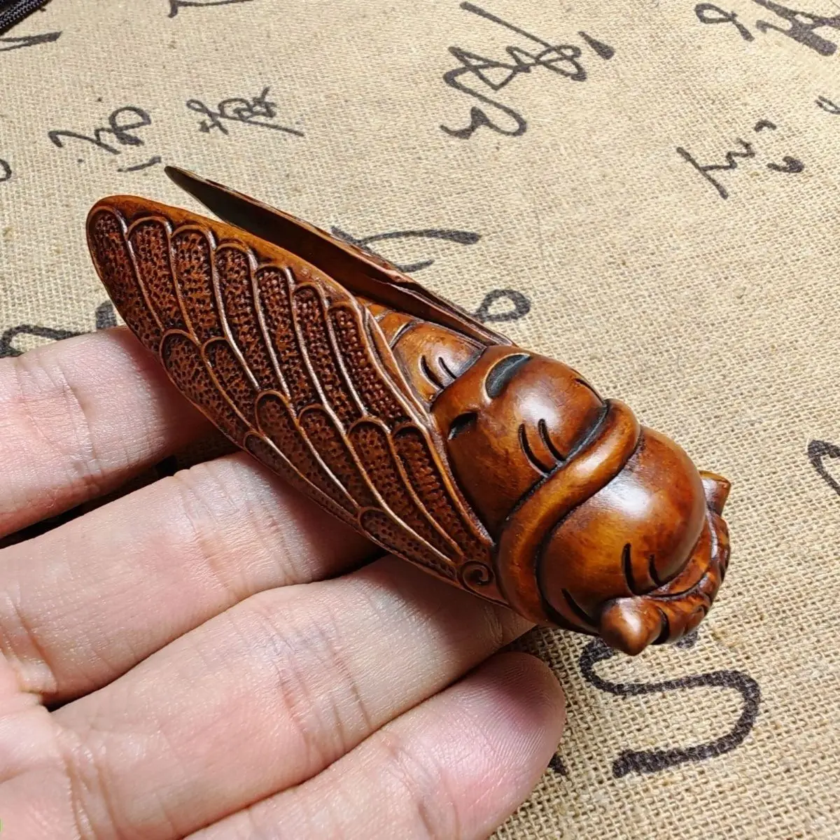 Hand Carved Wood Cute insect cicada Statue Figurine Desktop Ornaments Home Decoration Crafts Tea Pet Decor