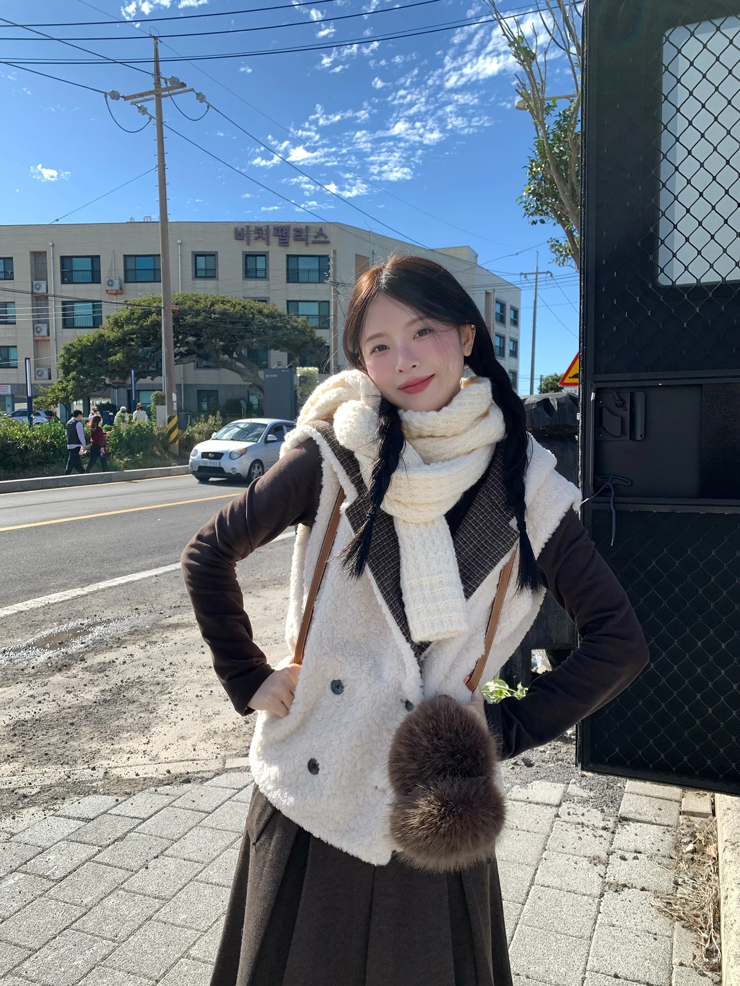 

WHYSTUDIO Korean Retro Double-Sided Woolen Fur Jaet Women's Winter Lamb Velvet Hooded Vest Eco-Friendly Faion Outerwear