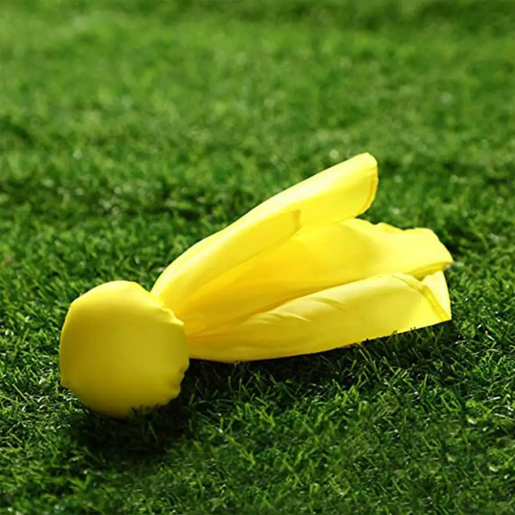 كرة القدم عقوبة العلم اليد الراحة لكرة القدم عقوبة العلم لافتة للنظر كرة القدم الدعائم الأمريكية لعبة كرة القدم رمي العلم