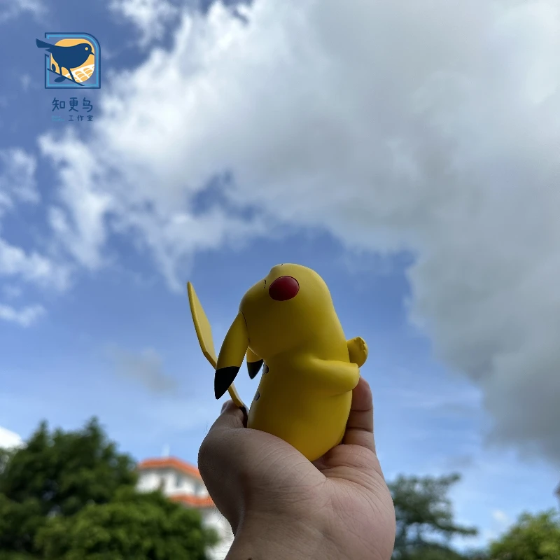 

Pikachu hand gesture figurine GK Pokémon model statue collectible gift