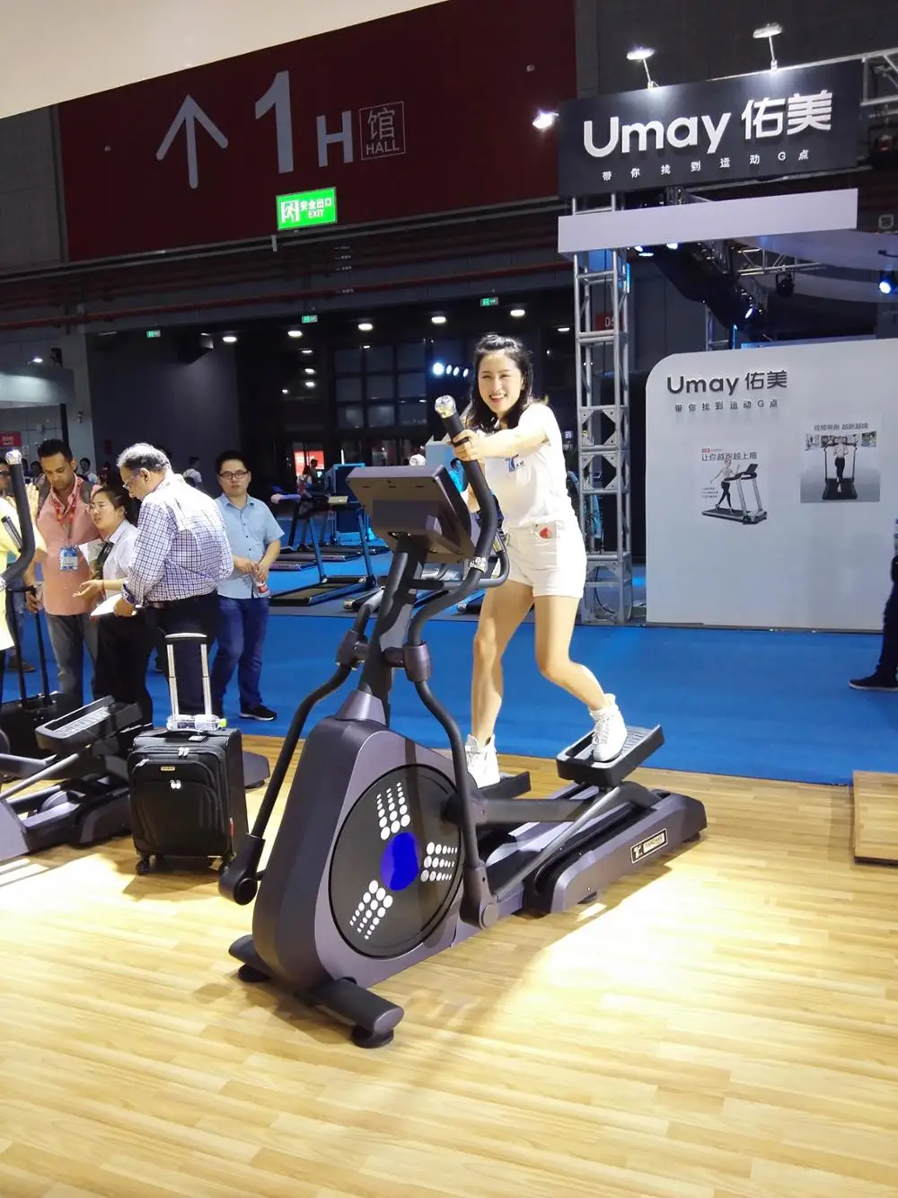 Fitnessgeräte Fahrrad Luxuriöse intelligente Ellipsentrainer