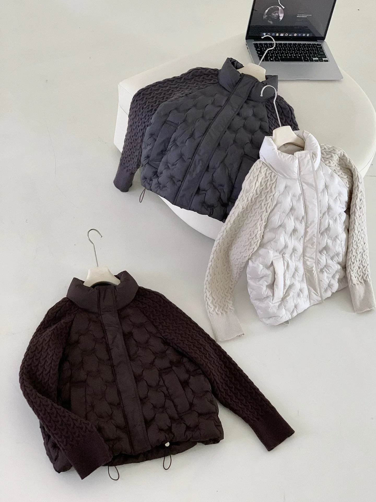 Korean Cable Knit Sleeve Spliced Padded Jacket 2026 Winter Stand Collar Warm Puffer Jacket Women All Match Casual Quilted Parkas