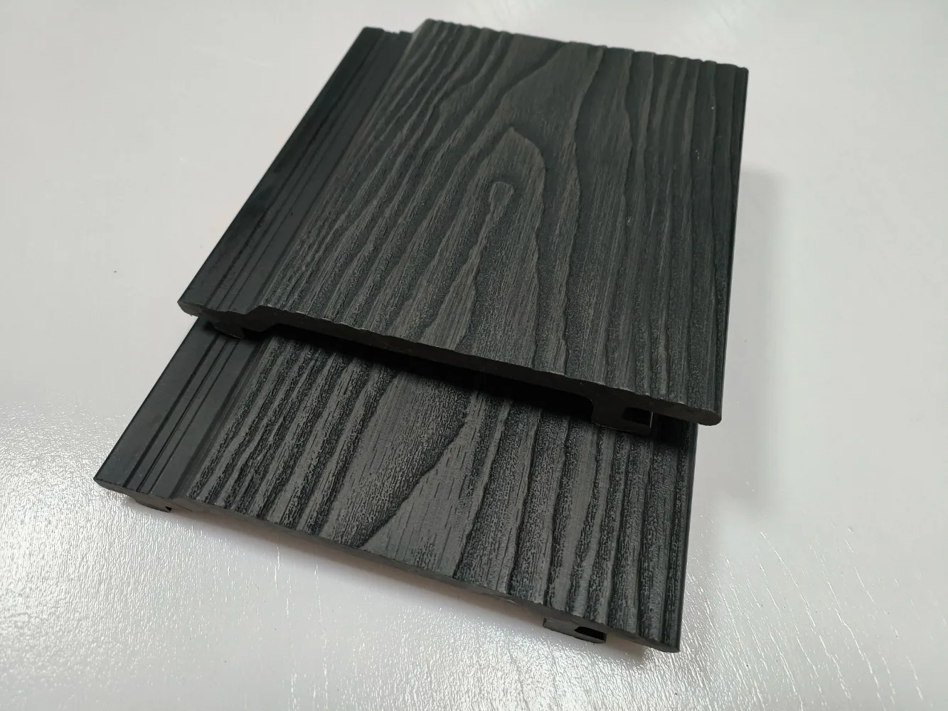 แผงไม้พลาสติกคอมโพสิต 3D ลายไม้สําหรับผนังภายนอกกลางแจ้งภายนอก Wpc ฝาครอบผนัง