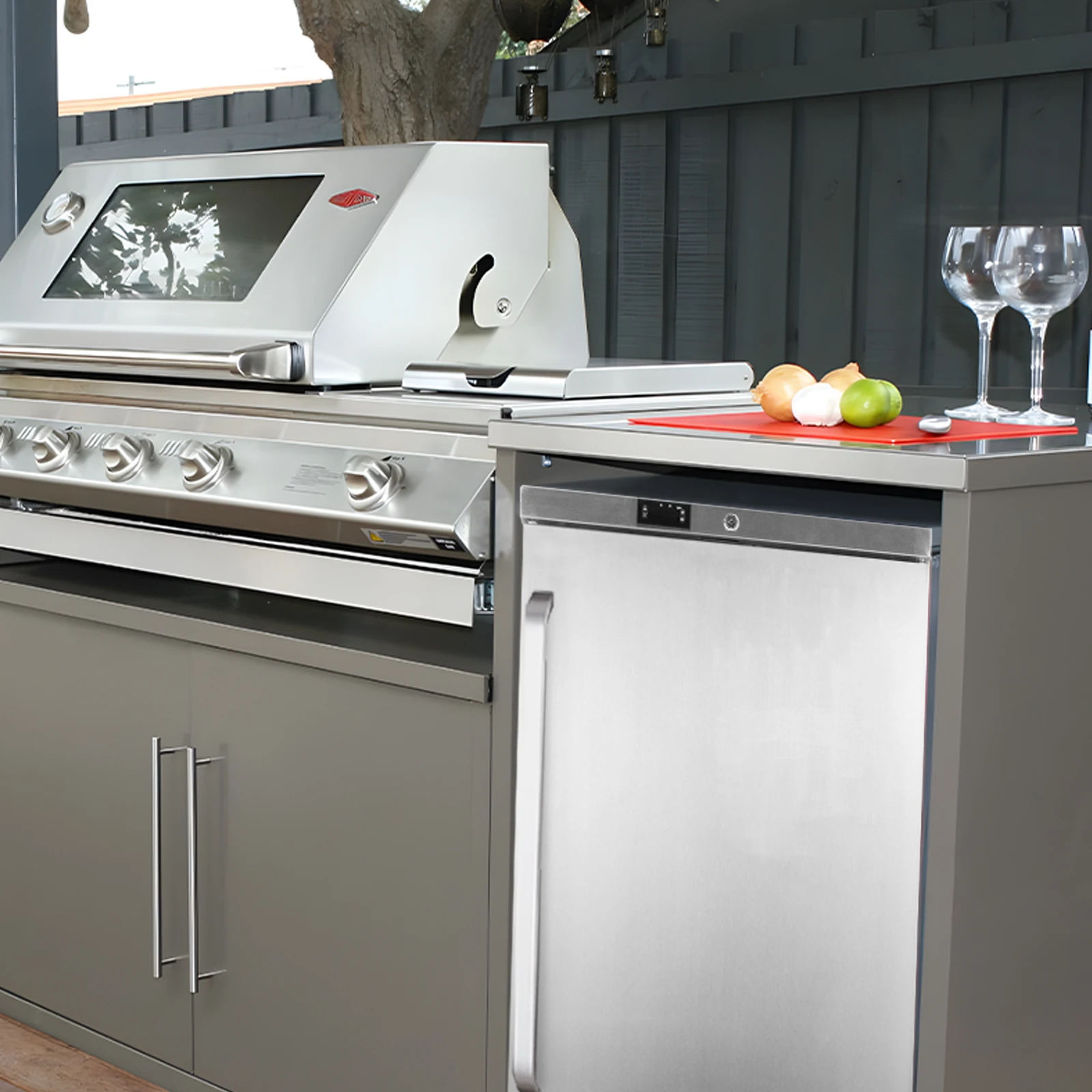 HCK Freezer, Undercounter Refrigerator with Stainless Steel Body, Electronic Temperature Control, Lockable Door, 3 Movable Baske