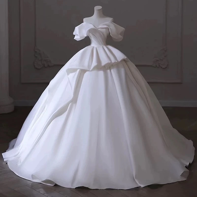 Customized white satin Ball Gown Royal Wedding Dresses applique Long tail Made Robe De