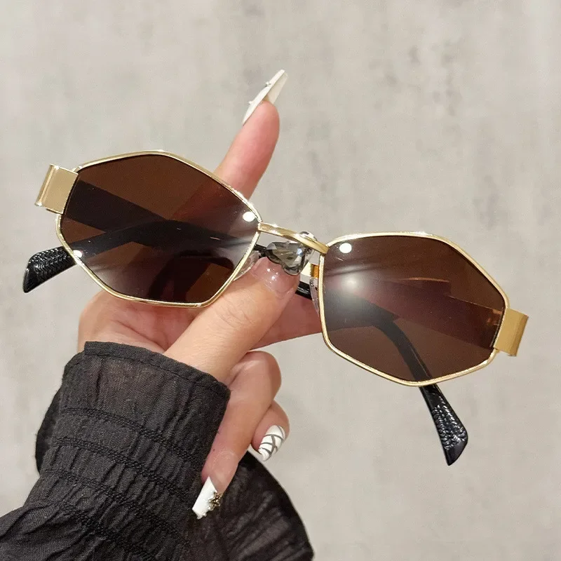 Modische Polygonale Damen-Sonnenbrille 2025 Vintage Marken-Rhombus Sonnenbrillen für Damen Einzigartige Metallrahmen Punk-Brillen für Herren – Detail 10
