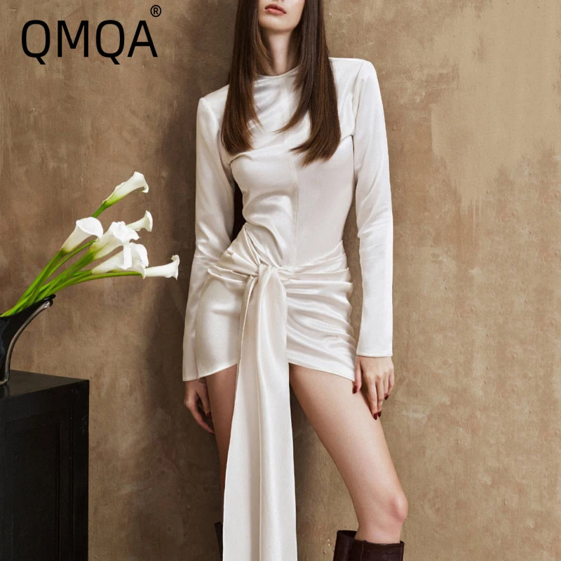 QMQA Fashion Women's Elegant Designer Satin Dresses Round Neck Long Sleeve Asymmetrical Short Dress 2026 Female New QM1227