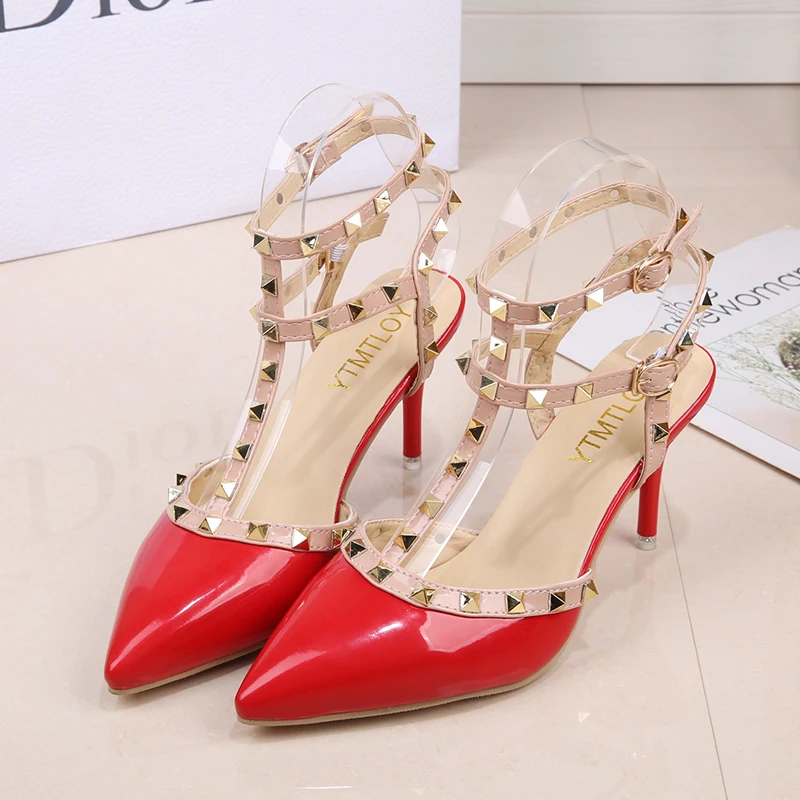 2025 nuevo verano tacones con cordones para mujer moda Sexy banquete tacones puntiagudos sandalias de mujer estilo romano tachuelas con hebilla