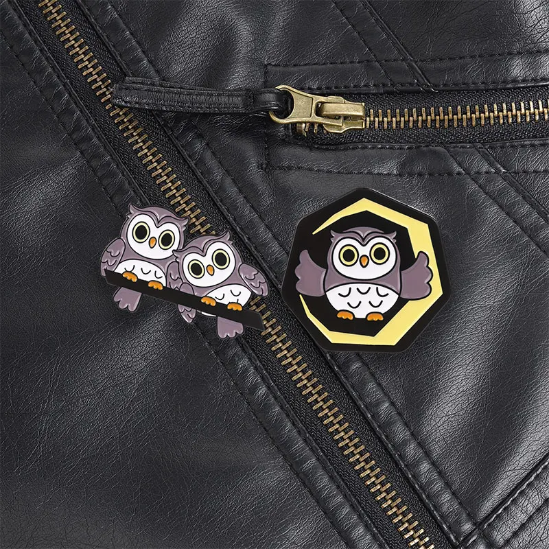 Single Owl In Frame Enamel Pin, Retro Study Luck Brooch for Students and Book Lovers Everyday Casual Style