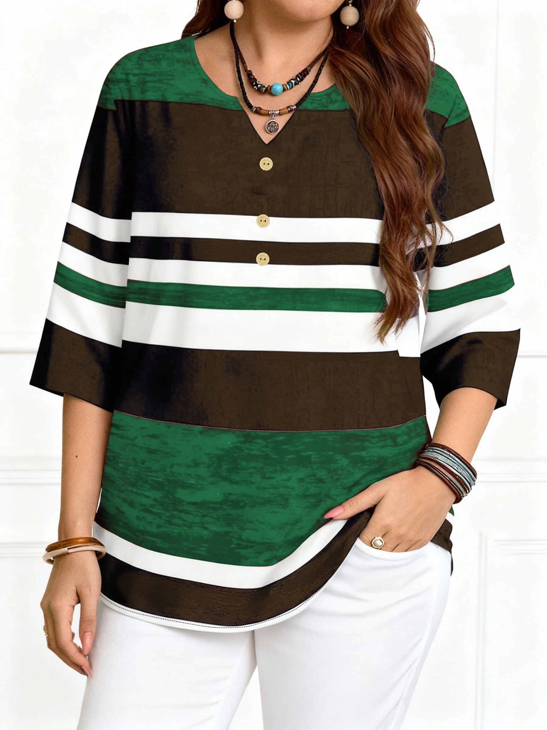 Gestreiftes Damen-Oberteil mit Knöpfen in Übergröße für einen trendigen Casual-Stil – Detail 4