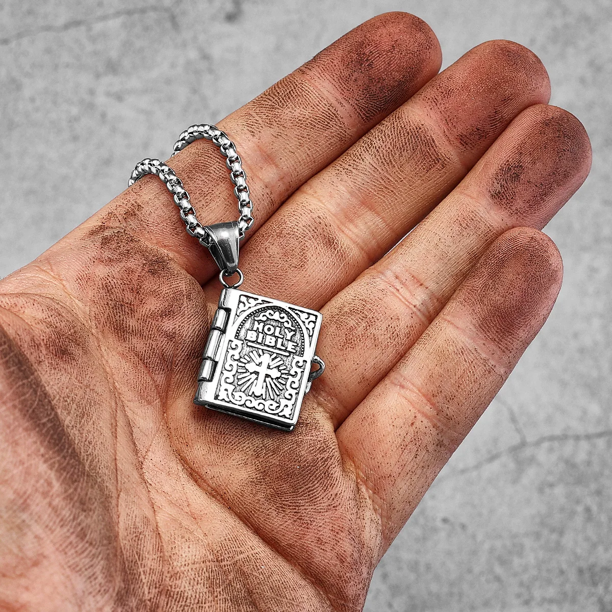 Holy Bible Can Be Opened Stainless Steel Men Women Necklaces Pendant Chain Punk Trendy Fashion Jewelry Creativity Gift Wholesale