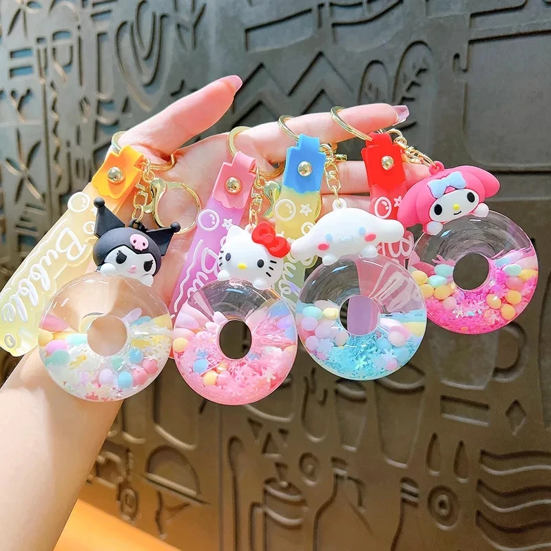 Nuevo lindo Sanrio Donut Kuromi Cinnamoroll Hello Kitty llavero acrílico arena movediza botella muñeca de dibujos animados campana mochila colgante regalo