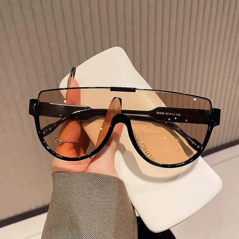 Oversized One Piece Aviator Sunglasses Women Retro Rimless Goggles Streetwear UV400 Shades