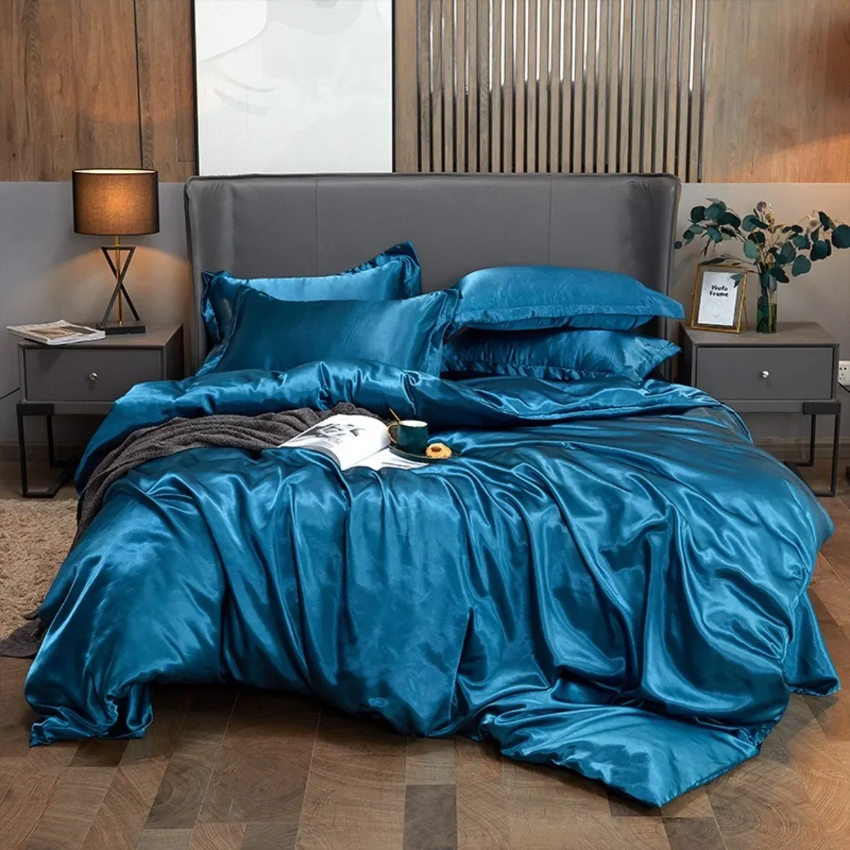 

4pcs/set Solid Color Rayon Silk Bedding Set Simple Luxurious and Comfortable Satin Bed Sheet Quilt Cover Pillowcase Bedding Set