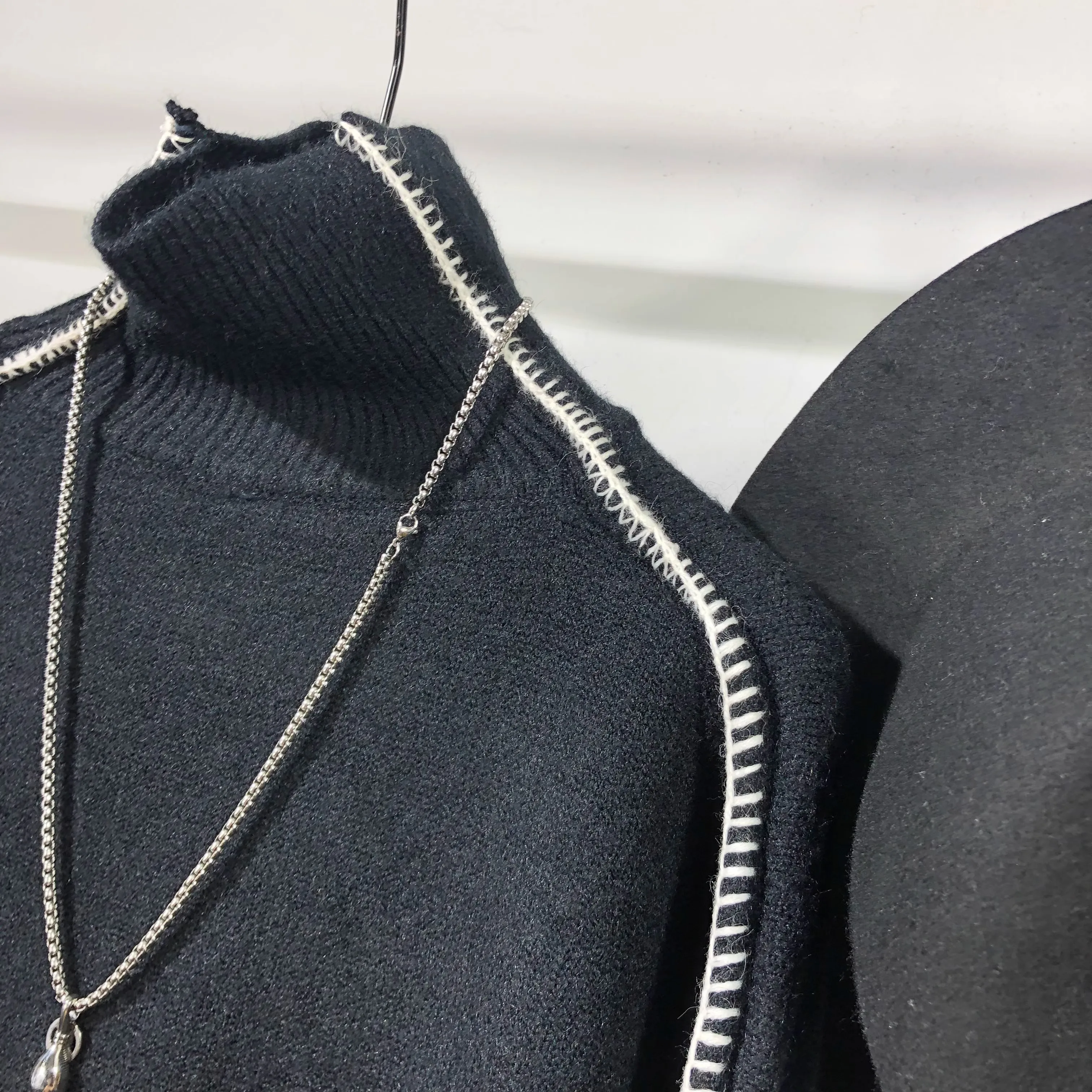 سترة شتوية أصلية عصرية للرجال باللونين الأبيض والأسود الداكن المتباين مع ياقة مدورة فضفاضة على طراز هاراجوكو سترة هيب هوب للشارع #6