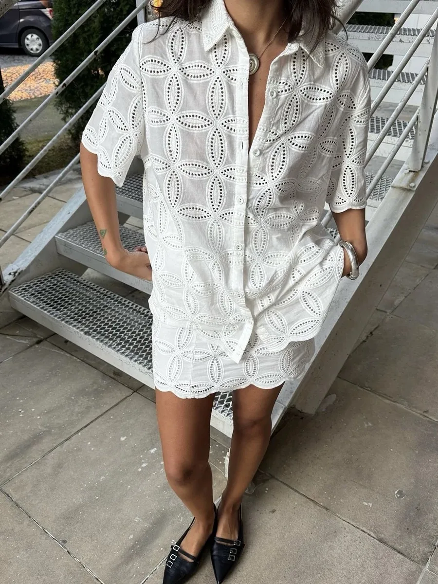 

Hollow Embroidery Women White Set Turn-down Collar Short Sleeve Blouse + Elastic Waist A-Line Mini Skirt Fashion Cotton Suits
