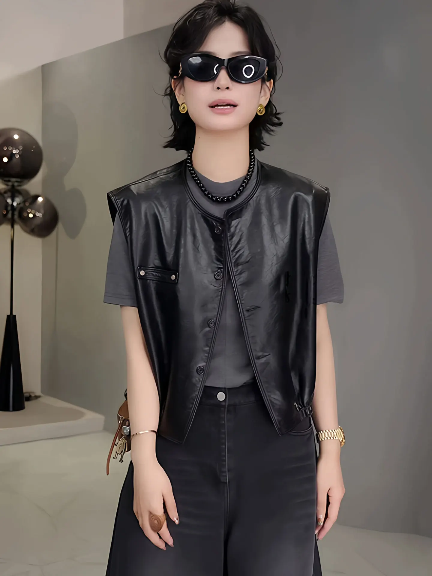 2025 Autumn Faion Korean Sle Loose Lazy Sle Slimming Versatile Young-looking round Ne Svel Leather Jaet Women...