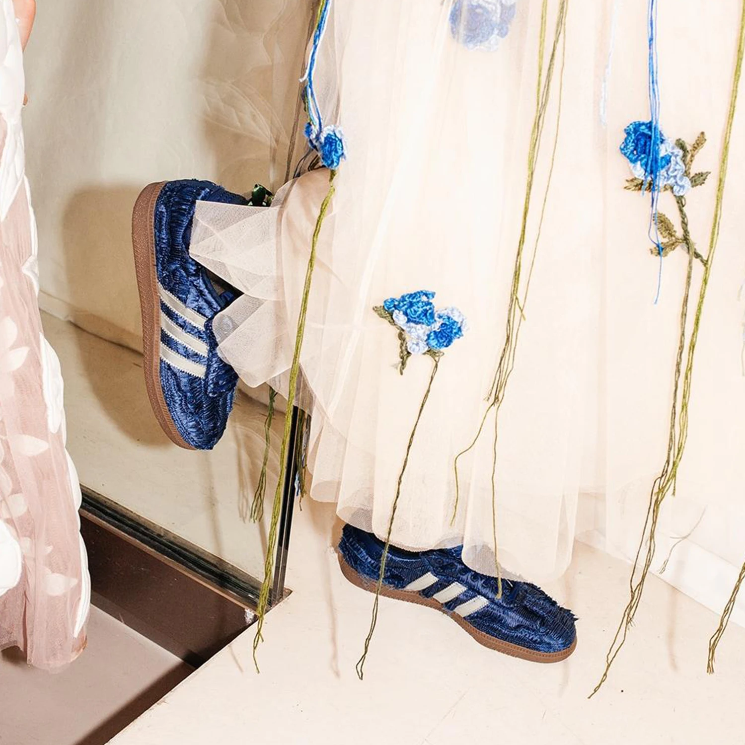 حذاء أديداس الأصلي البرسيم للرجال والنساء من الساتان خفيف الوزن كاجوال كلاسيكي JP9282