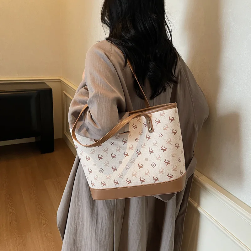 

Новинка 2024 года, сумка для отдыха и пригородного класса, сумка на плечо, большая вместительная модная женская сумка, студенческая сумка-тоут