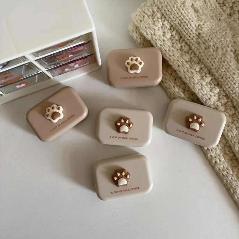 Ins Milk Tea Color Cute Cat Paw Kontaktlinsenbox für Mädchen Kompakter und tragbarer Kontaktlinsenbehälter Reise-Kontaktlinsenbehälter – Detail 3