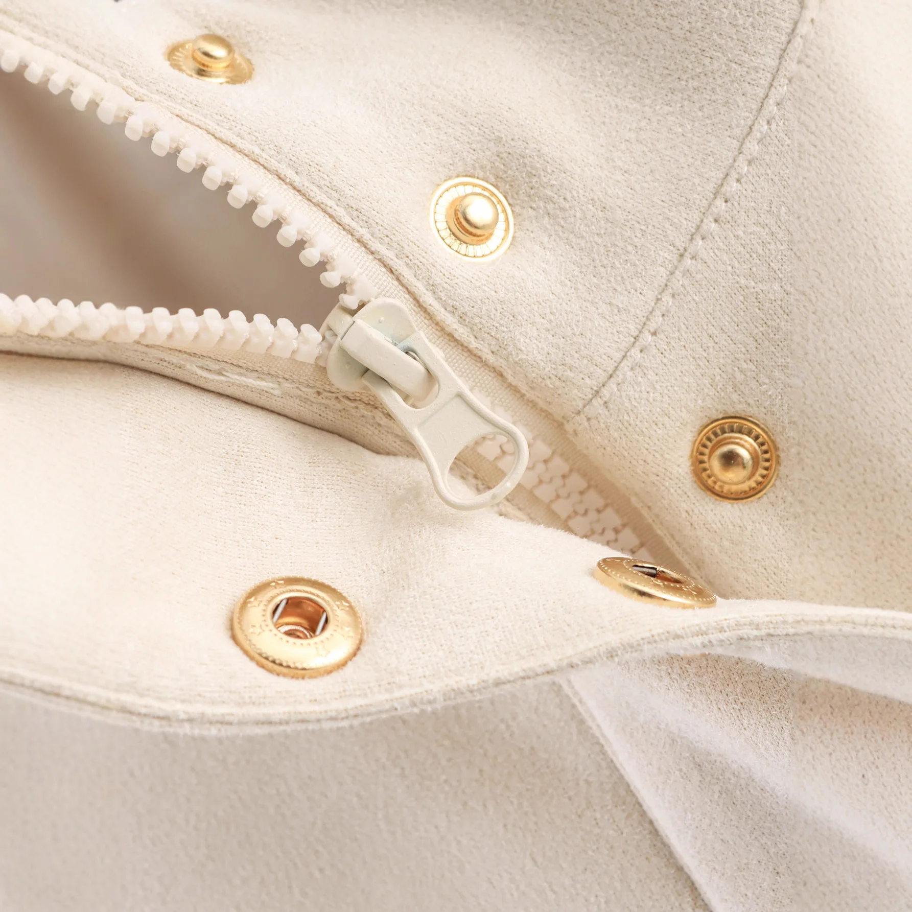 سترة نسائية مقصوصة بياقة واقفة وسحاب بلون واحد وجيوب واحدة وأكمام طويلة سترة خريفية أنيقة جديدة