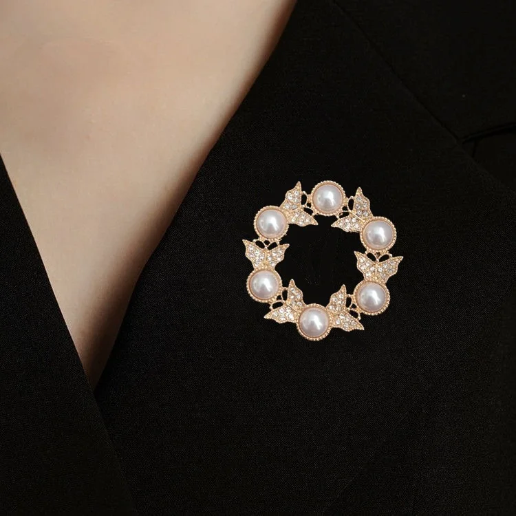 Vintage gold woven scarf brooch, light luxury fashion brooch, high-end accessory, new exquisite chest flower brooch
