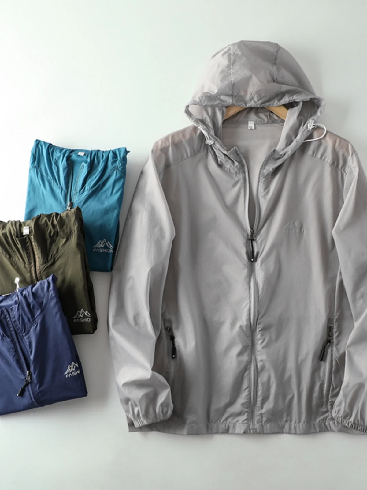 

Мужская ультратонкая быстросохнущая дышащая куртка-ветровка с капюшоном для активного отдыха, летняя спортивная модная городская куртка с длинным рукавом, приталенный крой