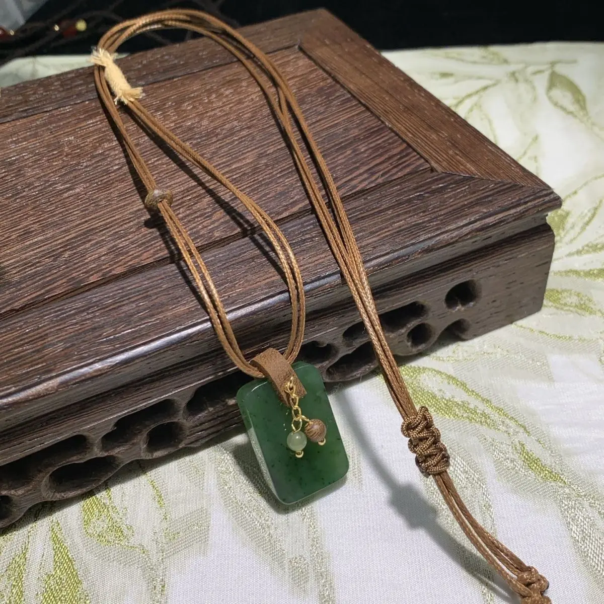 Popular welfare price! New design Hetian jasper cowhide small no matter brand pendant necklace female national style collarbone