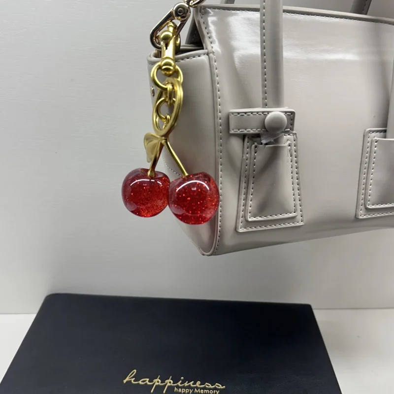 الكلاسيكية كريستال الأحمر الكرز قلادة الديكور لمدرب حقيبة يد حقائب كتف المرأة حقيبة سلسلة مفاتيح سحر الإكسسوارات