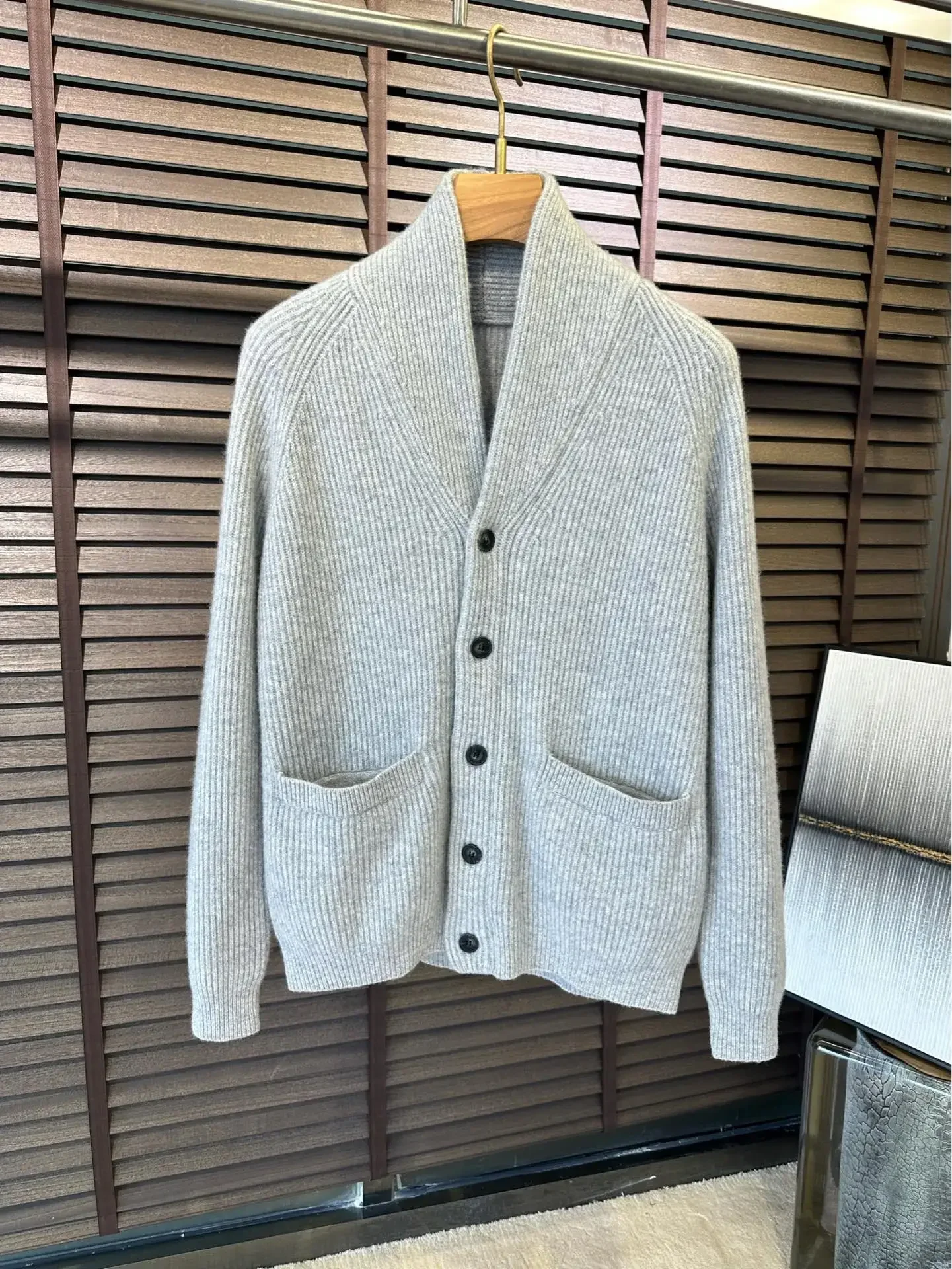 BILLIONAIRE SIJITONGDA/Winter New Stand up Cardigan Knitted Sweater Beautiful Slave Wool  Cashmere blend fabric, classic and