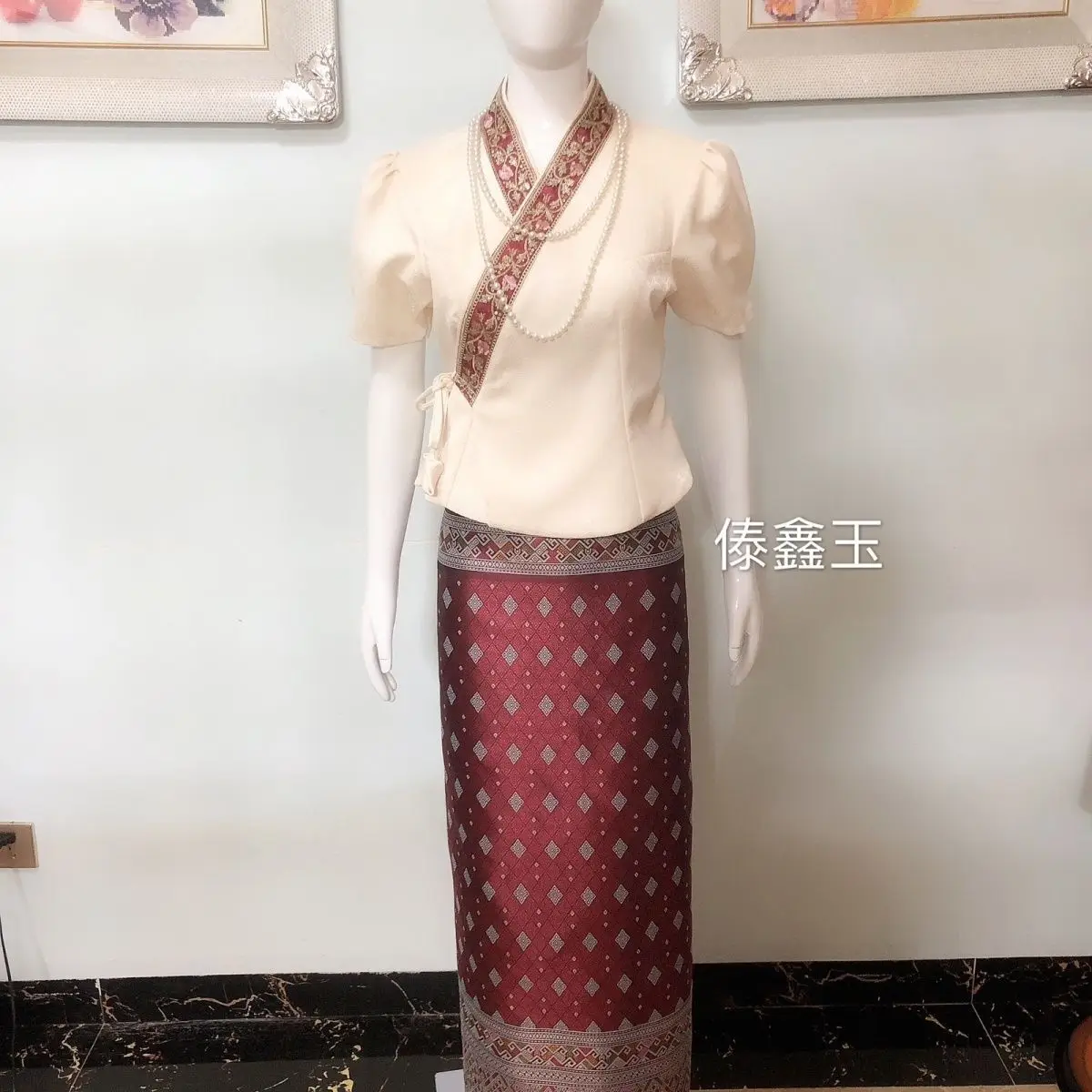 2pcsThailand Long-gyi تنورة داي الملابس العرقية الصيف قصيرة الأكمام ردائه داي أنبوب تنورة المرأة داي الملابس