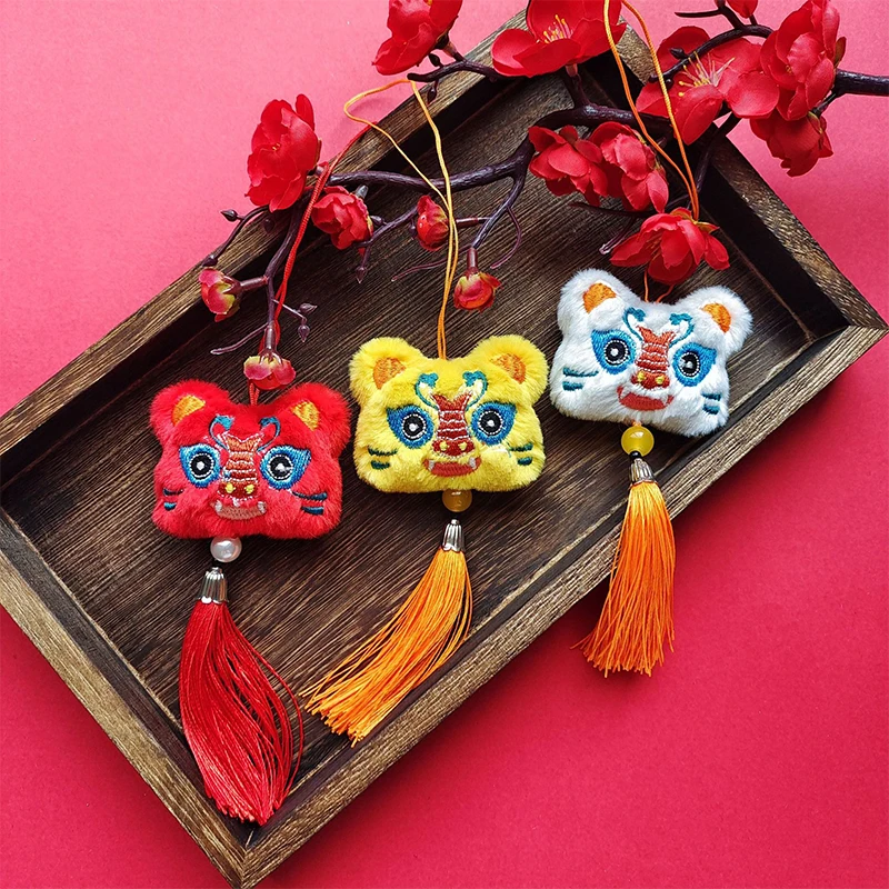 1PC Chinese Style Festival Plush Lion Dance Tassel Keychain Pendant Cute Festive New Year Bag Charm Backpack Decoration Gift