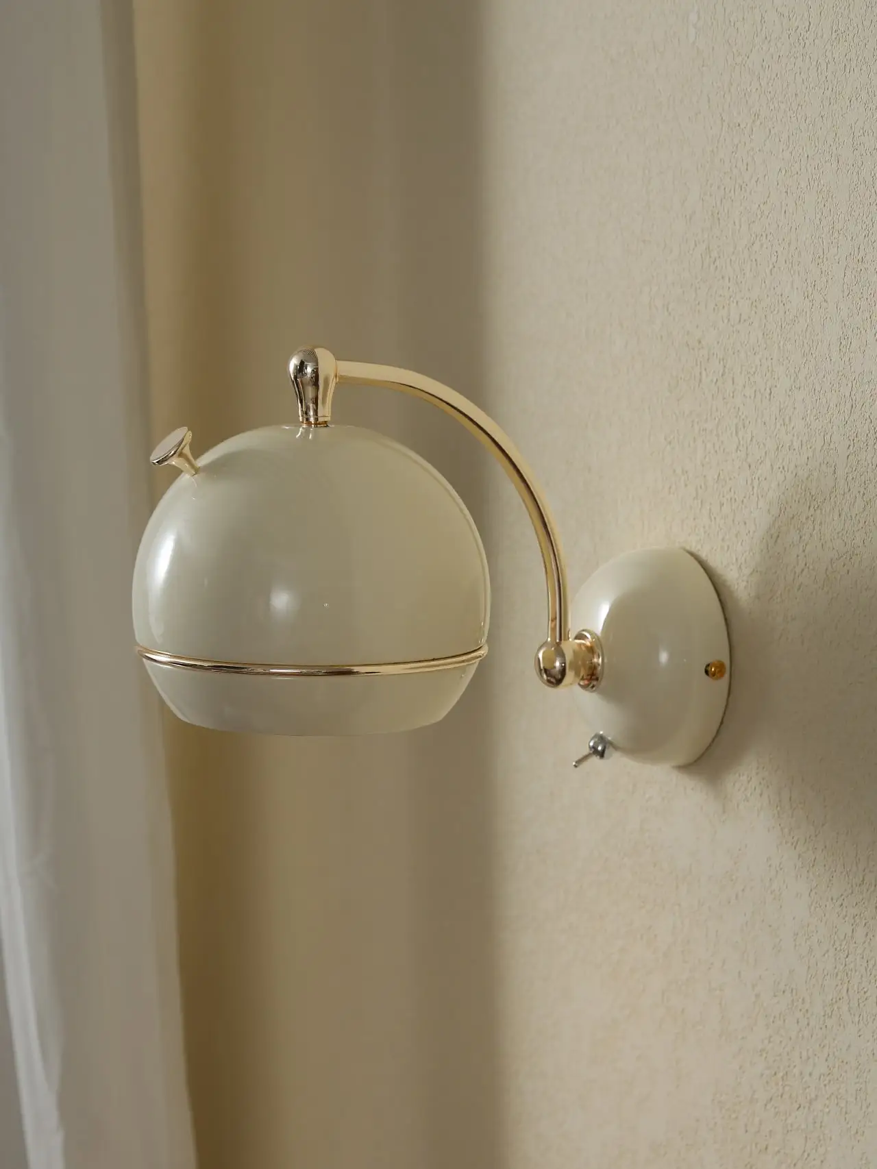 

Bubble Fish Wall Lamp, Cream White Vintage French Decorative Wall Lamp Bedside Lamp Children's Room Bedroom