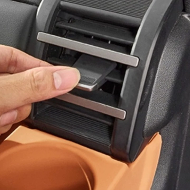 Silicone Co-Pilot Storage Box for BYD Leopard 7 Titanium 7 Dashboard Organizer Protective Pad Custom-Fit Interior Accessories