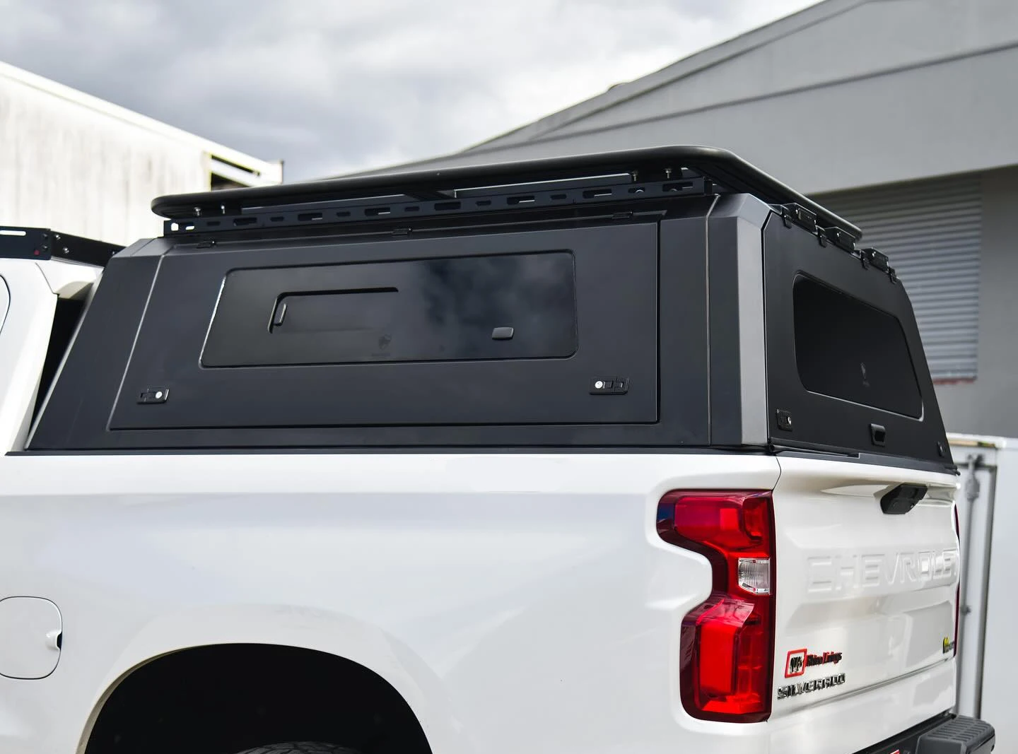 Works for2019 silverado 1500 6.5' bedHardtop with sliding doors on both sides + roof rack + storage compartments on both sides