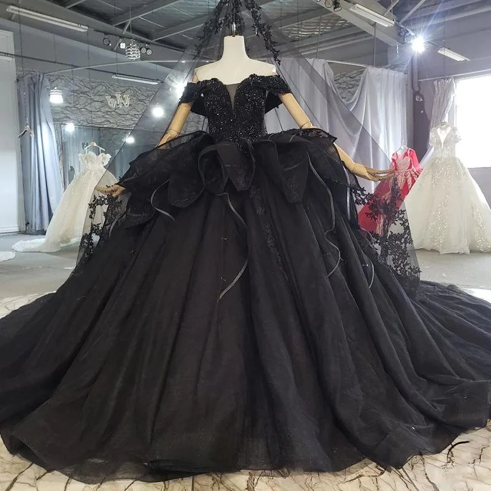 Black Beading Pearls V-Neck Bride Dress Fashion Off the Shoulder Ruched Chapel Train Ball Gowns Plus Size Luxury Wedding Dress