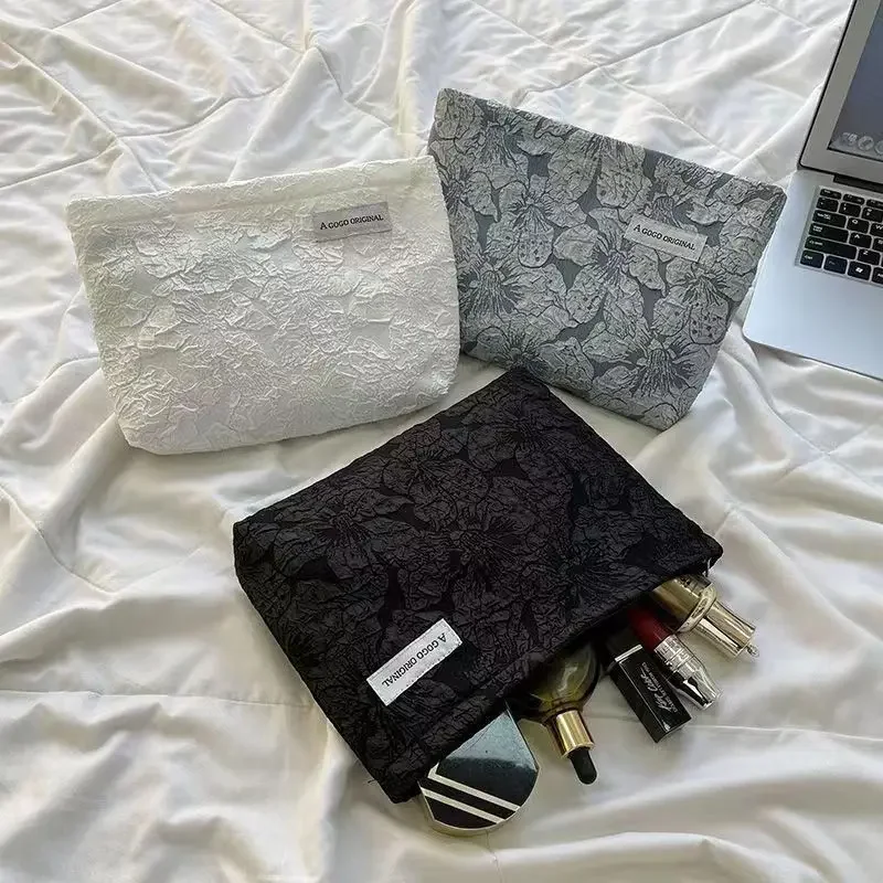 Tragbare Tasche mit rosa Blumenprägung, stilvolle schöne Kosmetiktasche, einfache Aufbewahrungstasche mit großem Fassungsvermögen, geeignet für den täglichen Gebrauch – Detail 3