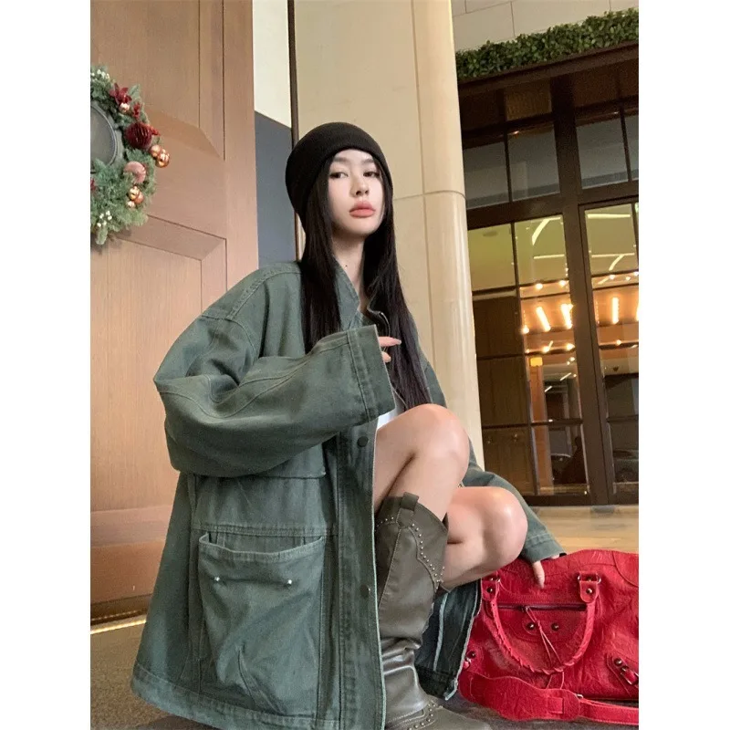 Laid-back Work Jacket Autumn Fashion Women's. Pocket with A Green Washed Distressed Off-the-shoulder Loose Design Is Versatile.