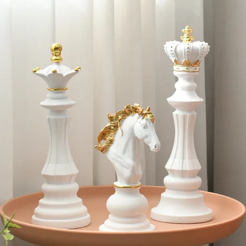 

New Nordic Chess Ornaments Chess Set King War Horse Queen Soft Furnishing Art Resin Crafts Living Room Decoration，Retro, 1Pc