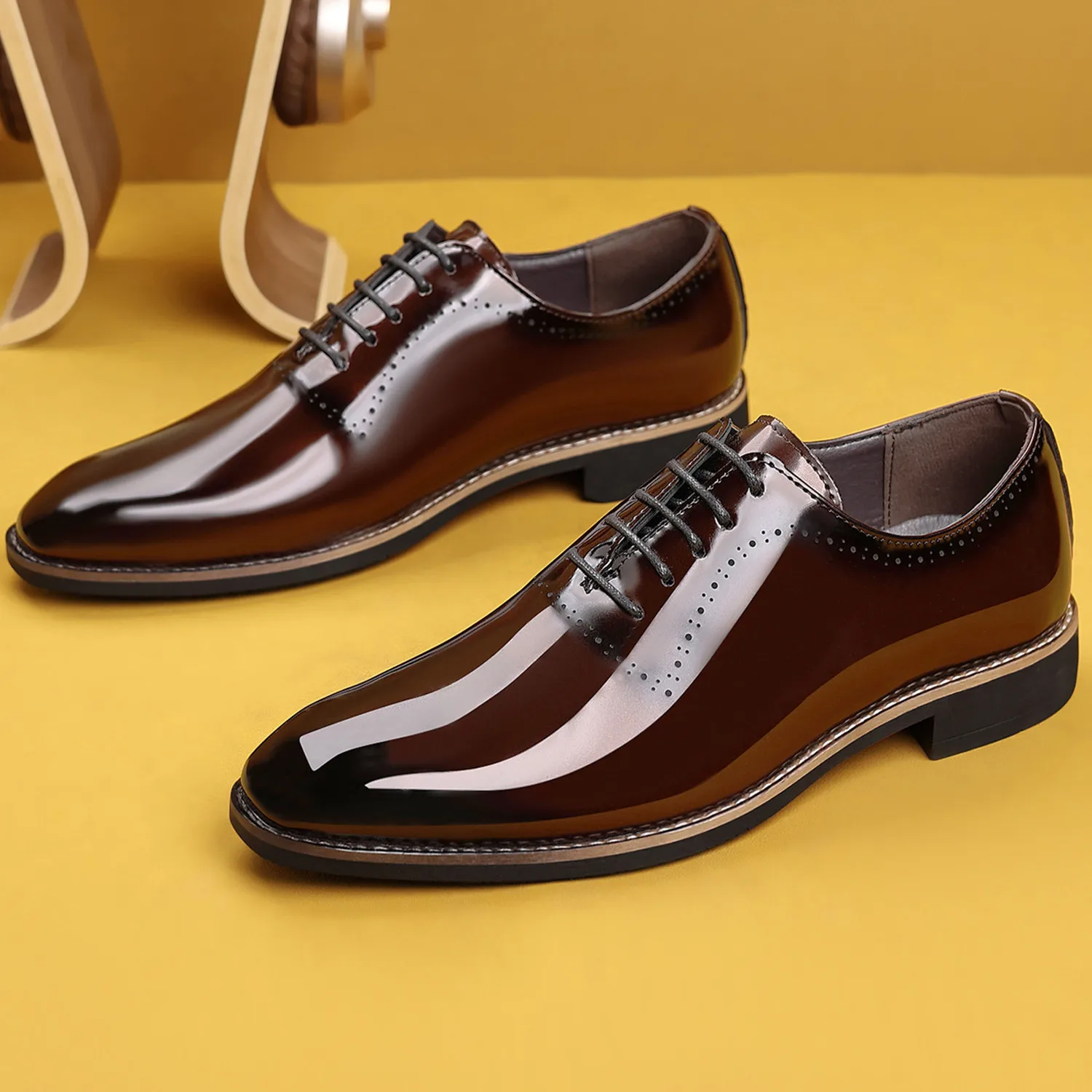 Luxury Fashion New Men's Pointed Mirror Patent Leather Oxford Shoes Designer Formal Wedding Prom Dress Homecoming Footwear