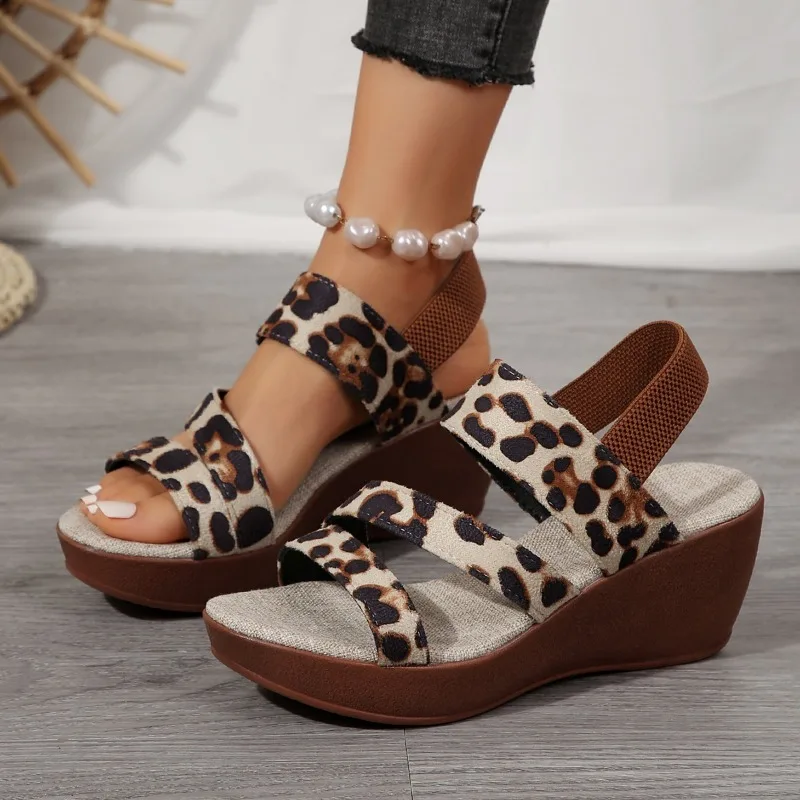 2024 Gorąca wyprzedaż Buty dla kobiet Elastyczne sandały damskie Letnie sandały z odkrytymi palcami Leopard Print Outdoor Casual Platform Wedge